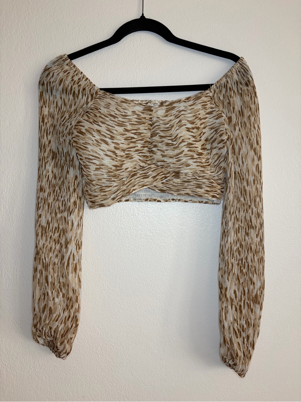 Beige Print Long-Sleeve Cropped Top
